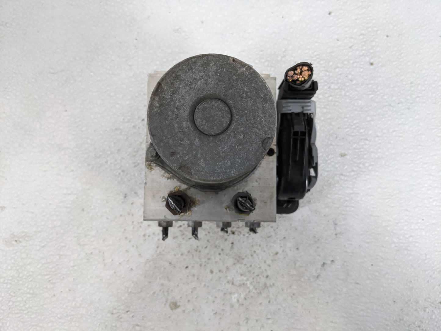 2014-2016 Land Rover Range Rover Sport ABS Pump Control Module Replacement P/N:GPLA-14F147-AD Fits Fits 2014 2015 2016 OEM U