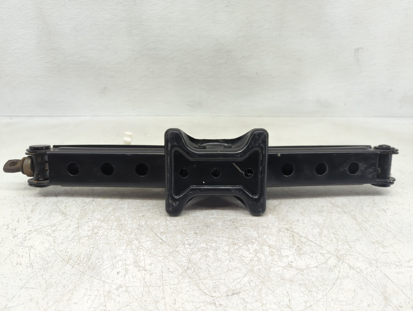 2016 Land Rover Range Rover Sport Spare Scissor Car Jack - Oemusedautoparts1.com