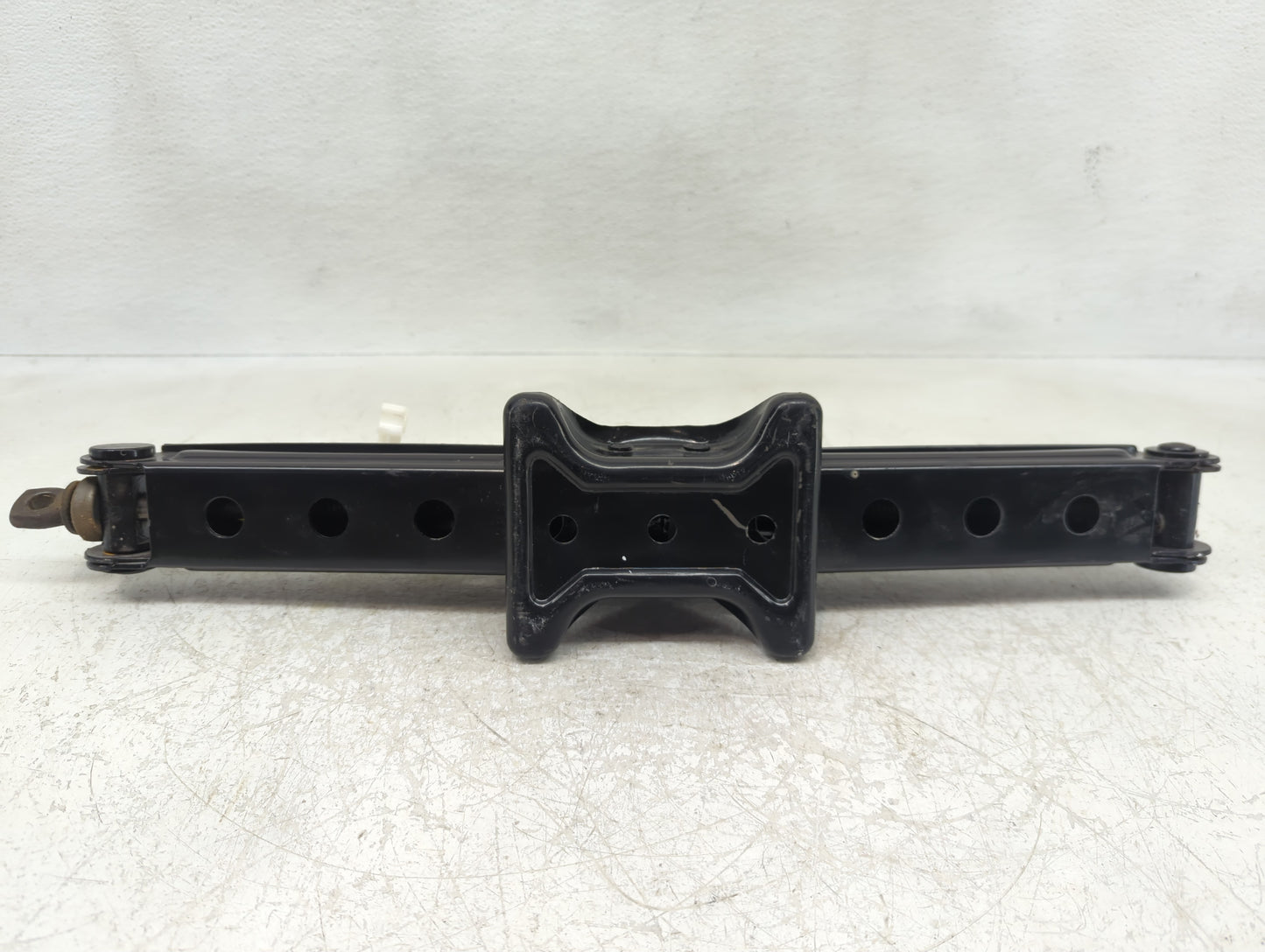 2016 Land Rover Range Rover Sport Spare Scissor Car Jack - Oemusedautoparts1.com