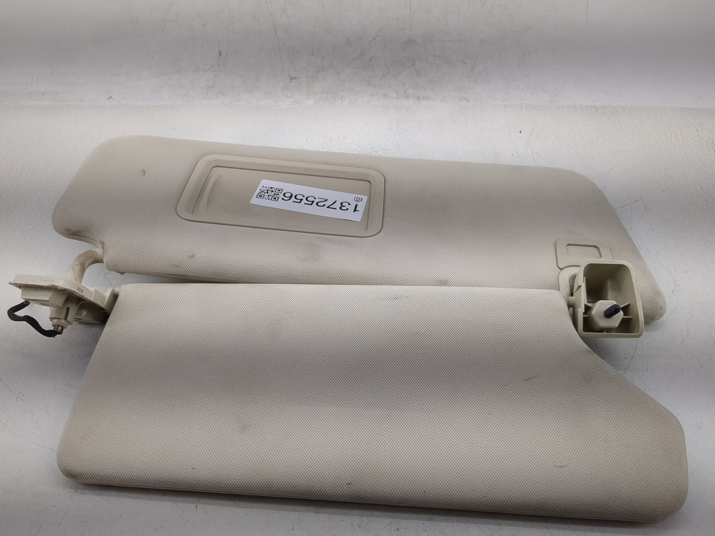 2016-2020 Land Rover Range Rover Sport Sun Visor Shade Replacement Passenger Right Mirror Fits OEM Used Auto Parts - Oemused