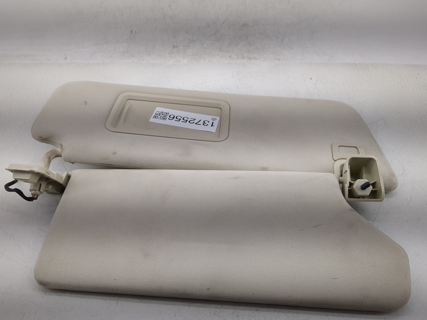 2016-2020 Land Rover Range Rover Sport Sun Visor Shade Replacement Passenger Right Mirror Fits OEM Used Auto Parts - Oemused