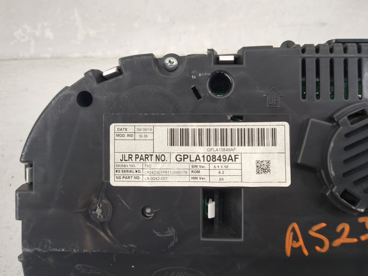 2016 Land Rover Range Rover Sport Instrument Cluster Speedometer Gauges P/N:GPLA10849AF LR-0042-001 Miles: Fits OEM Used Aut