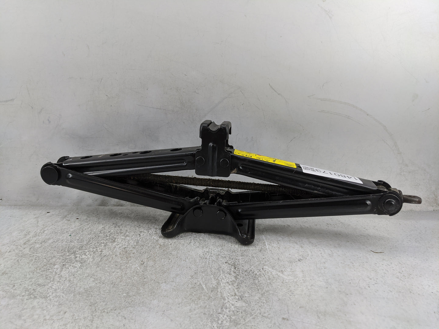 2016 Land Rover Range Rover Sport Spare Scissor Car Jack Black - Oemusedautoparts1.com
