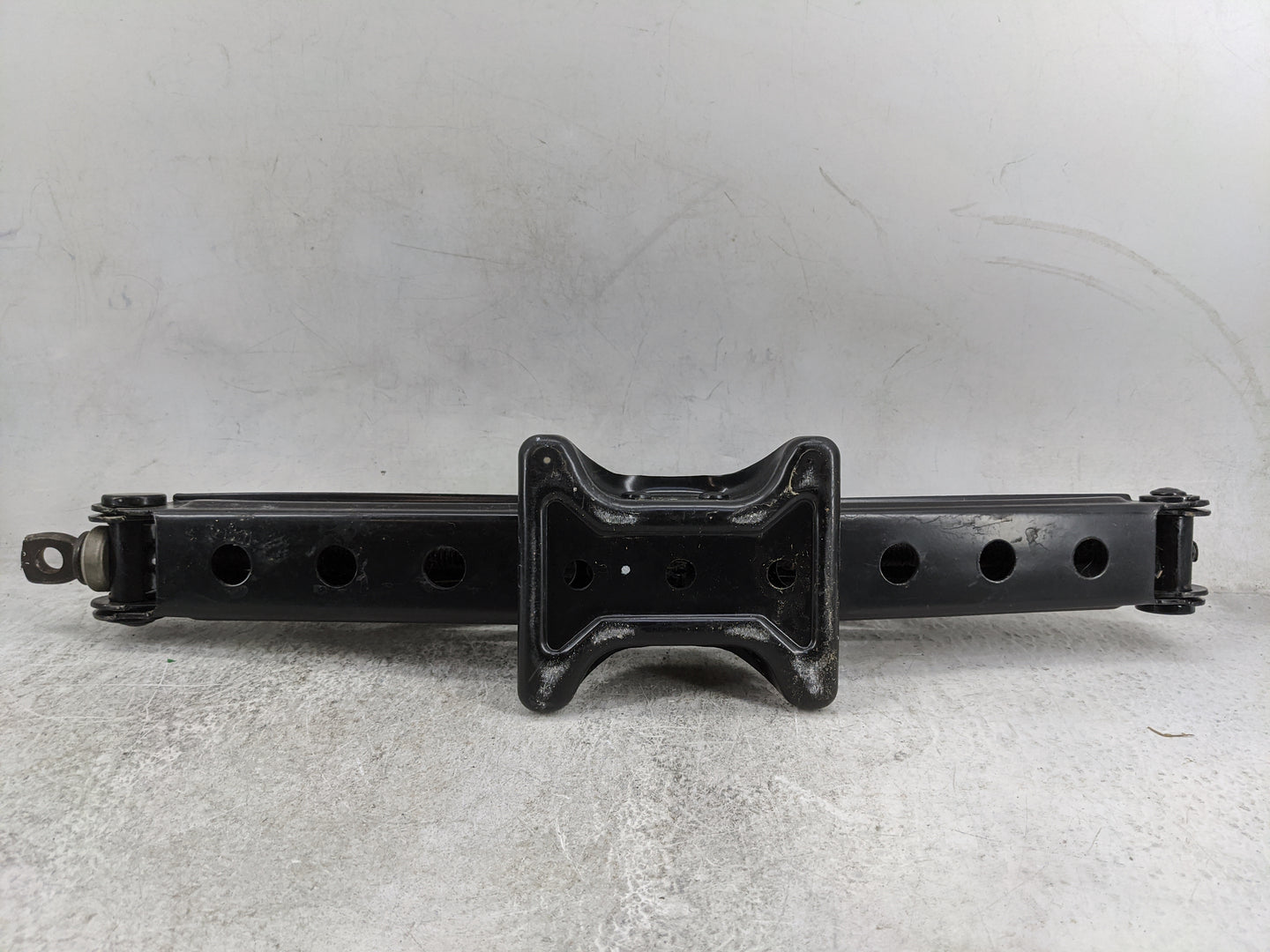 2016 Land Rover Range Rover Sport Spare Scissor Car Jack Black - Oemusedautoparts1.com