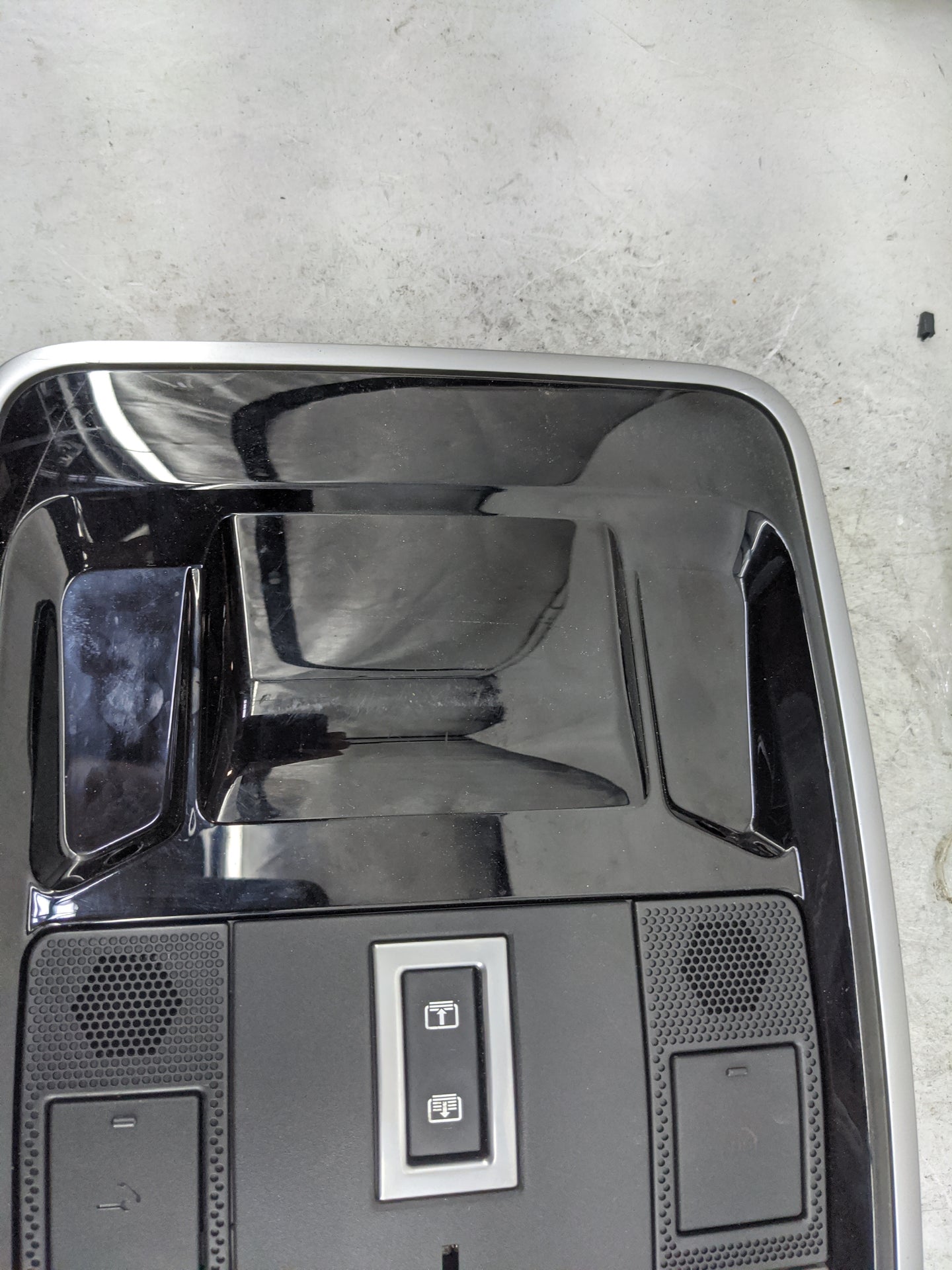 2016 Land Rover Range Rover Sport Overhead Roof Console Black - Oemusedautoparts1.com