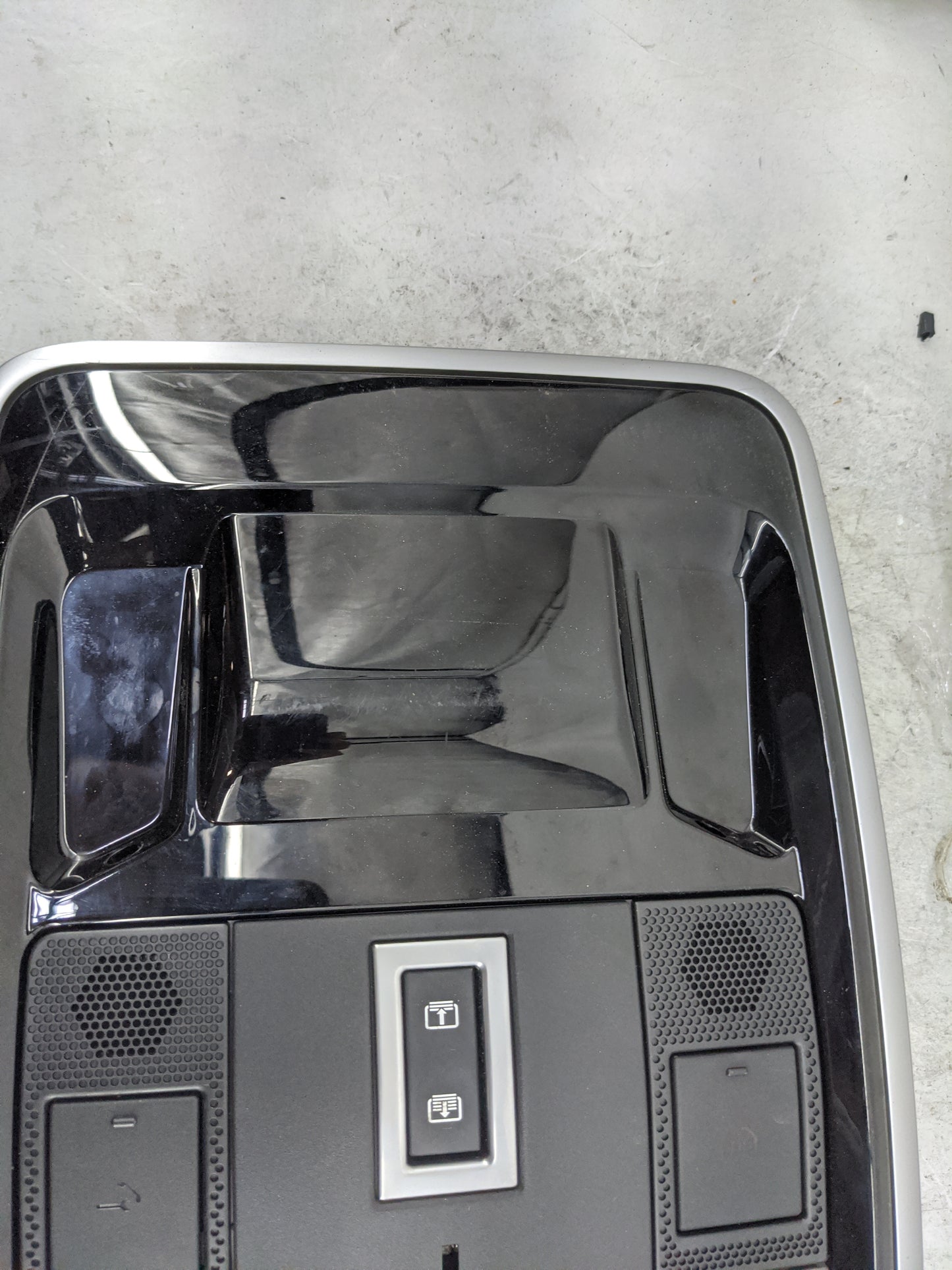 2016 Land Rover Range Rover Sport Overhead Roof Console Black - Oemusedautoparts1.com