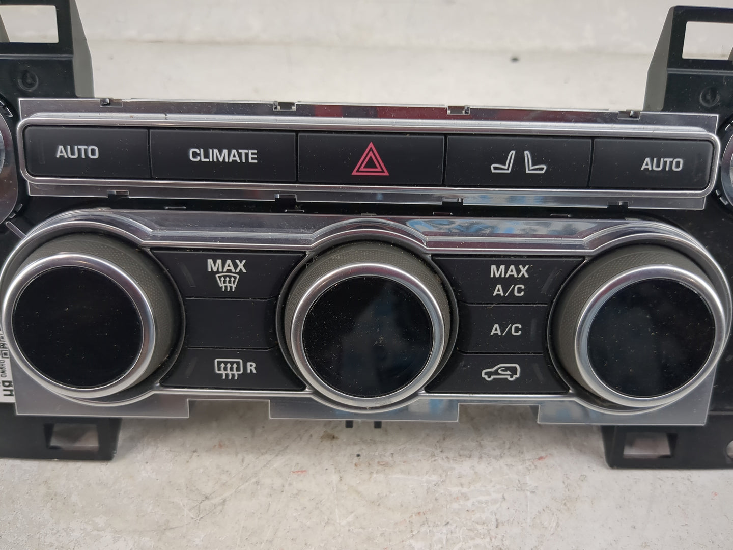 2016 Land Rover Range Rover Sport Climate Control Module Temperature AC/Heater Replacement P/N:GPLA-18A802-BH DH9WD Fits OEM
