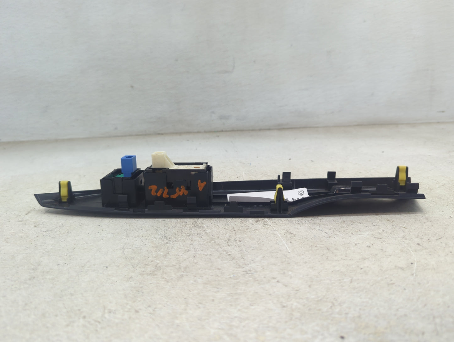 2011-2012 Lexus Ct200h Passenger Right Power Window Switch 74232-76010 - Oemusedautoparts1.com