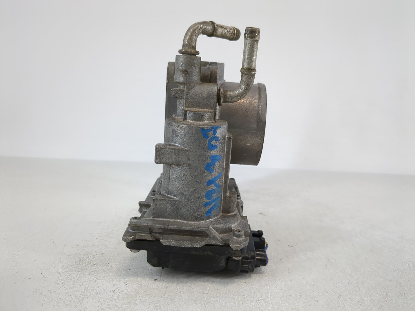 2007-2018 Lexus Es350 Throttle Body P/N:U22553233659 Fits OEM Used Auto Parts - Oemusedautoparts1.com