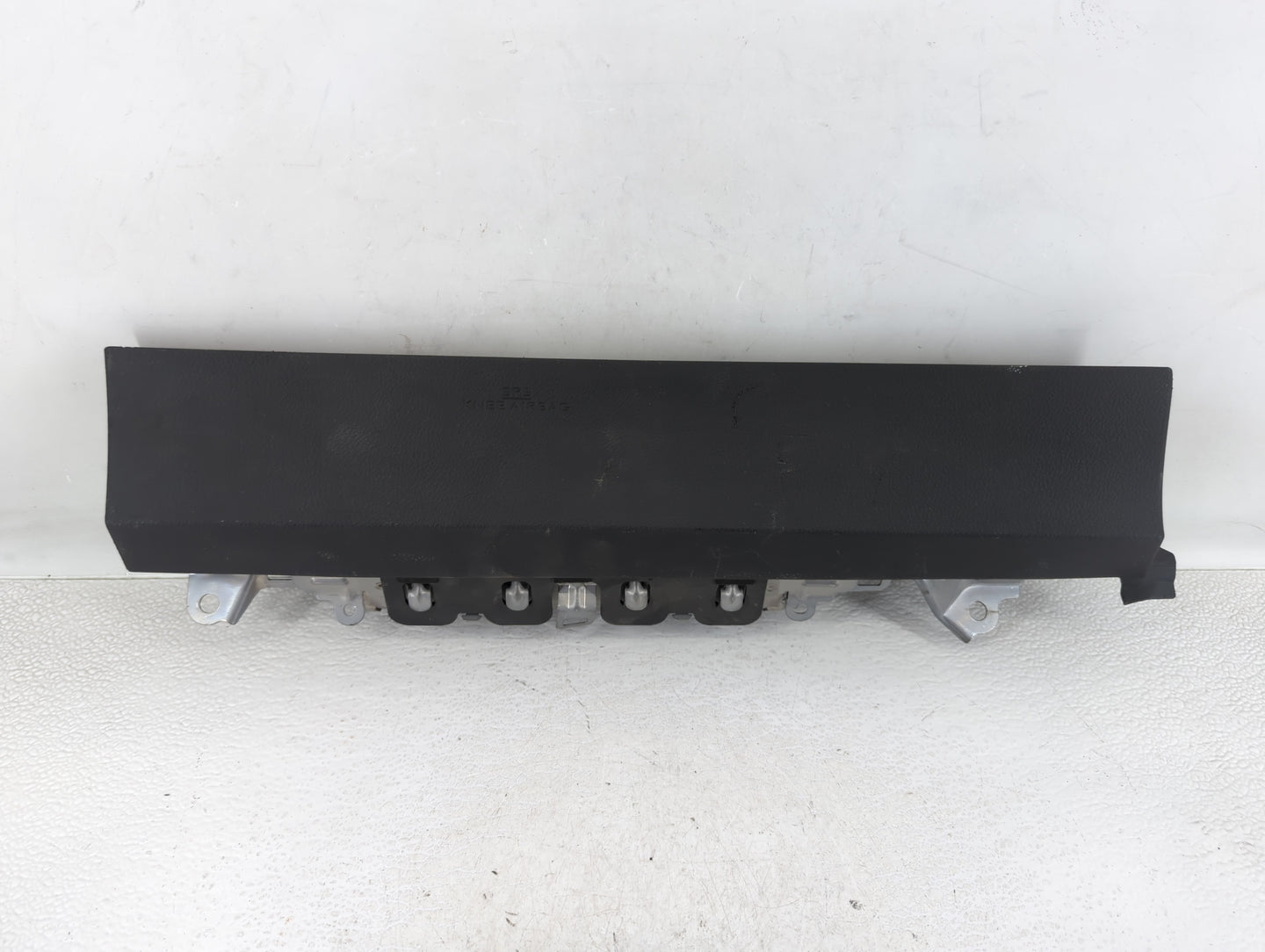 2016-2018 Lexus Es350 Air Bag Passenger Right Knee OEM P/N:402739316M3H Fits Fits 2016 2017 2018 OEM Used Auto Parts - Oemus