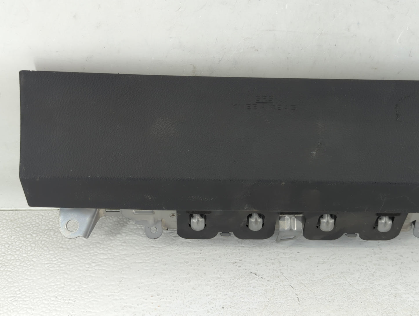 2016-2018 Lexus Es350 Air Bag Passenger Right Knee OEM P/N:402739316M3H Fits Fits 2016 2017 2018 OEM Used Auto Parts - Oemus