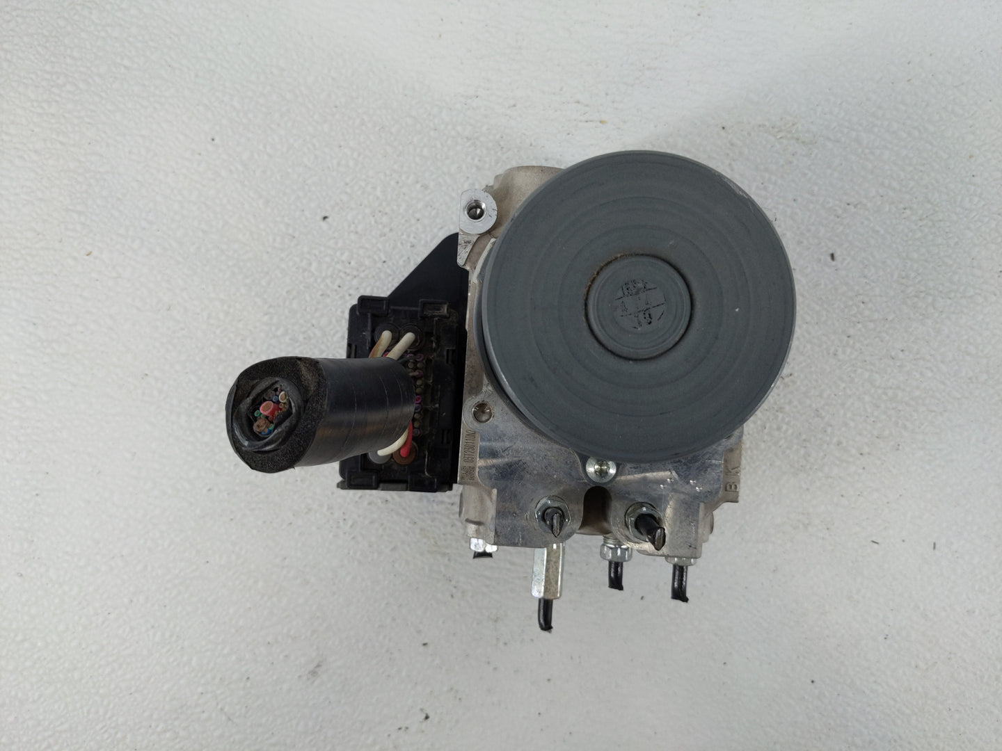 2016 Lexus Is200t ABS Pump Control Module Replacement P/N:89541-53420 44540-53430 Fits OEM Used Auto Parts - Oemusedautopart