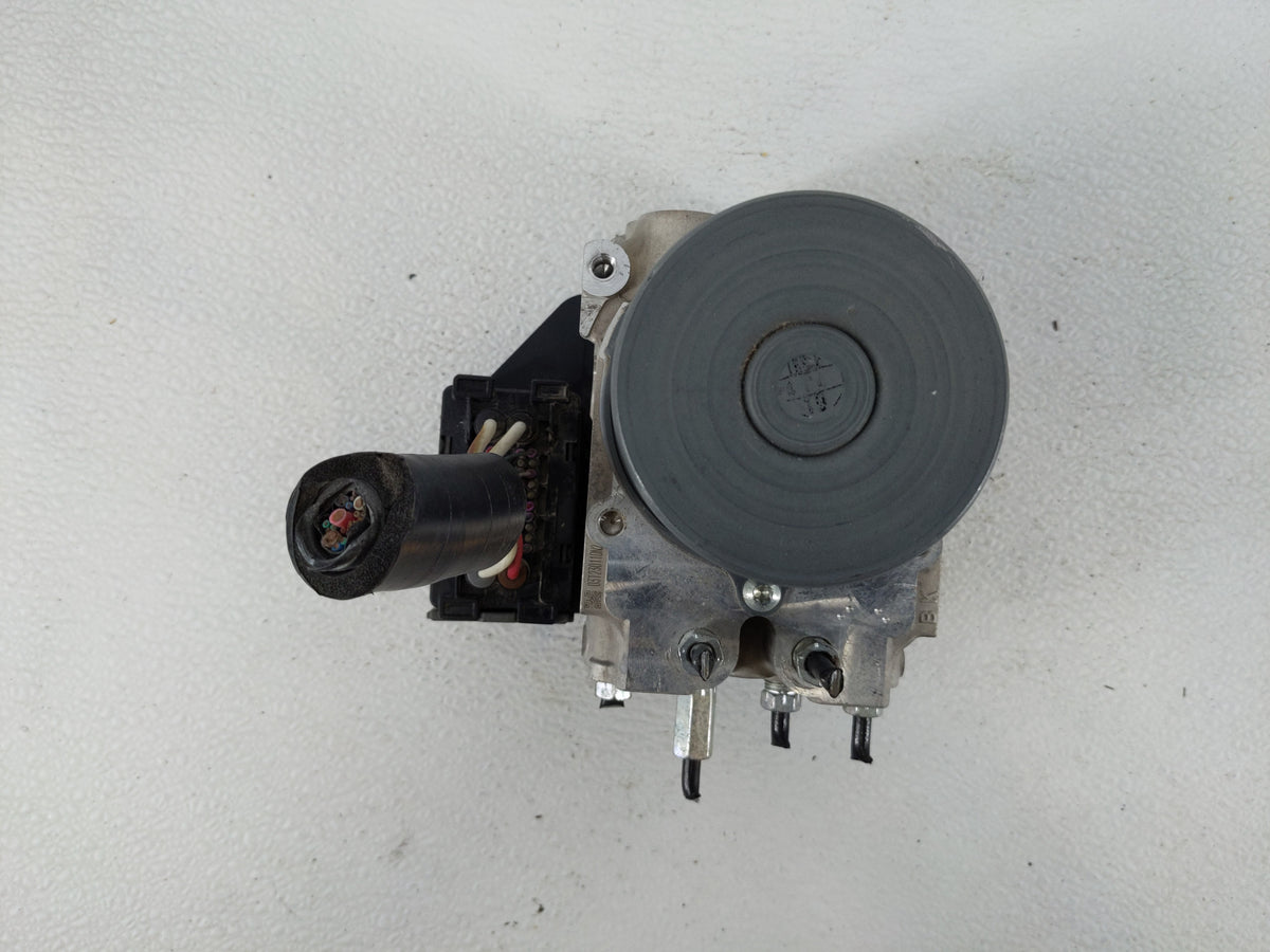 2016 Lexus Is200t Anti-Lock Brake ABS Pump Module Actuator OEM P/N:89541-53420 44540-53430 Fits OEM Used Auto Parts - Oemuse