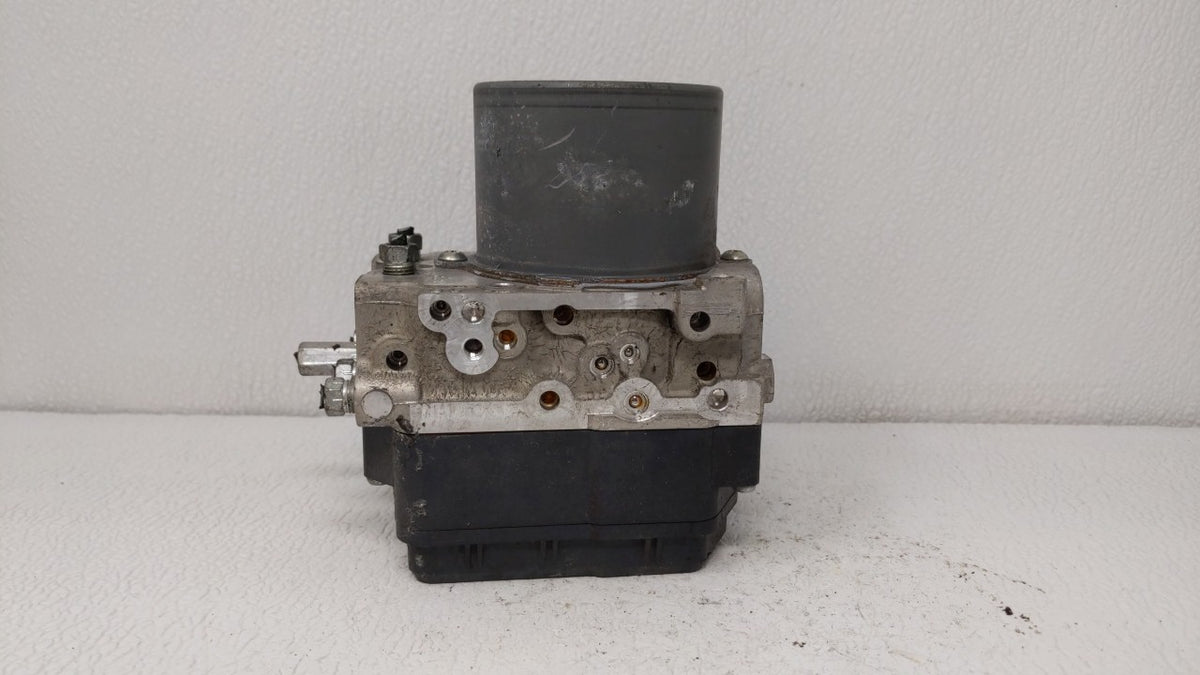 2016 Lexus Is200t Anti-Lock Brake ABS Pump Module Actuator OEM P/N:44540-53430 89541-53420 Fits OEM Used Auto Parts - Oemuse
