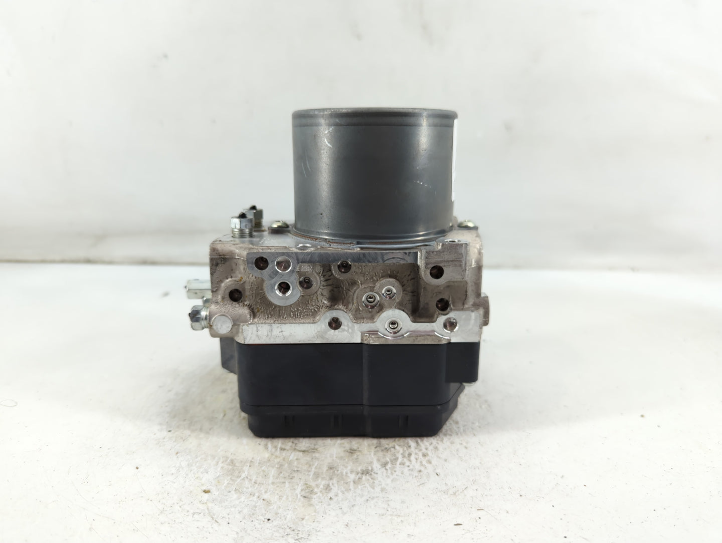 2016 Lexus Is200t ABS Pump Control Module Replacement P/N:89541-53420 44540-53430 Fits OEM Used Auto Parts - Oemusedautopart