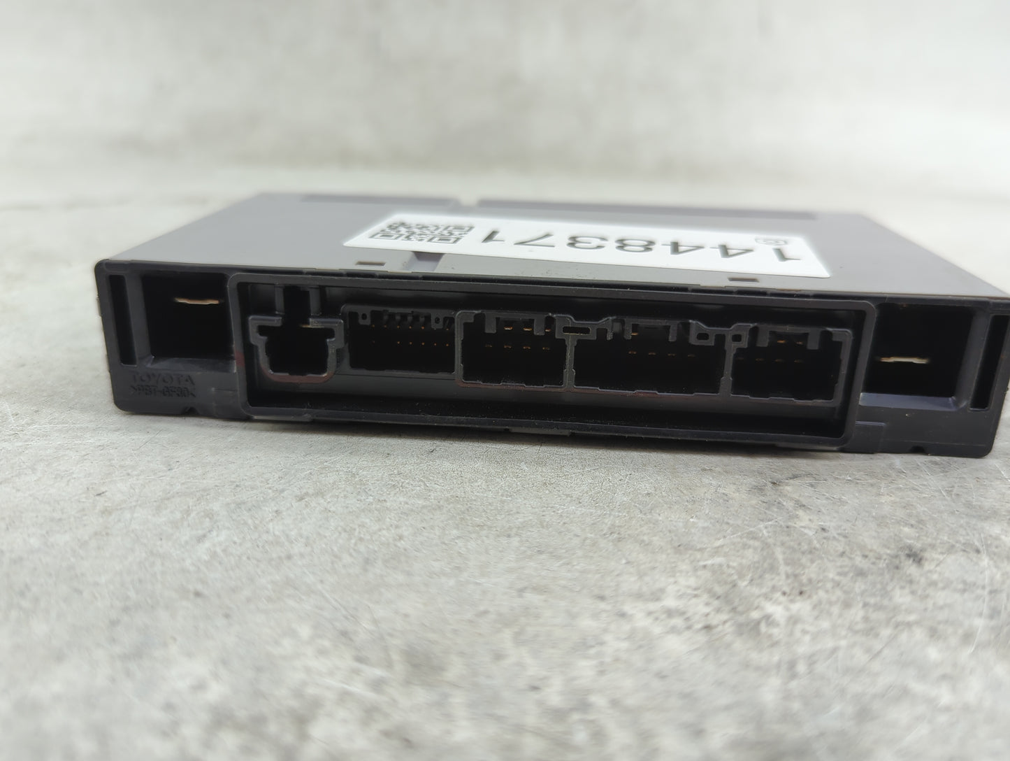 2016-2016 Lexus Is300 Body Control Module Bcm Inner Cabin Fuse Box - Oemusedautoparts1.com