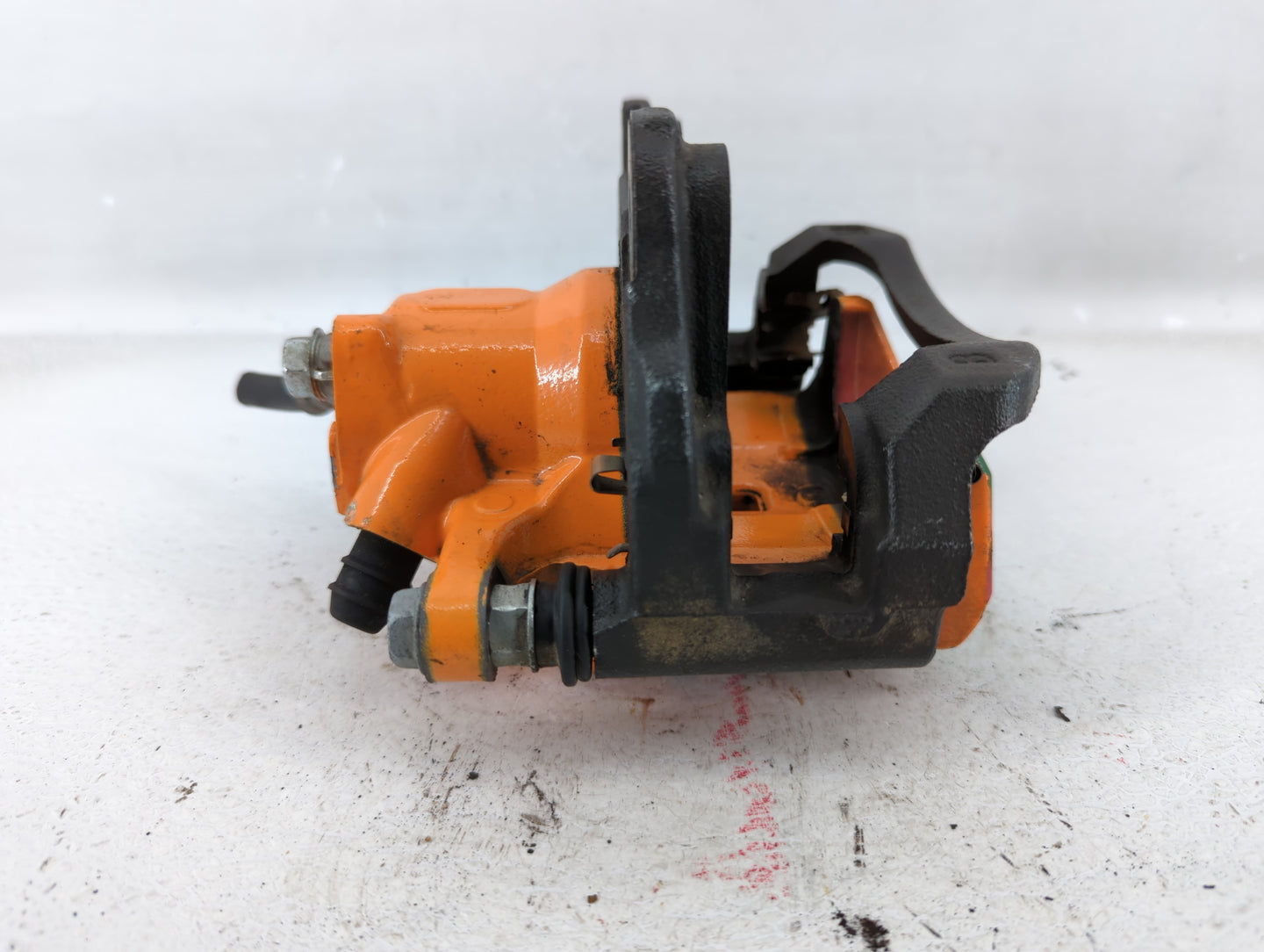 2016-2017 Lexus Rc200t Front Driver Left Brake Caliper - Oemusedautoparts1.com