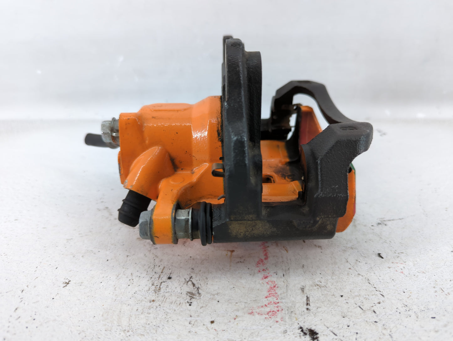 2016-2017 Lexus Rc200t Front Driver Left Brake Caliper - Oemusedautoparts1.com