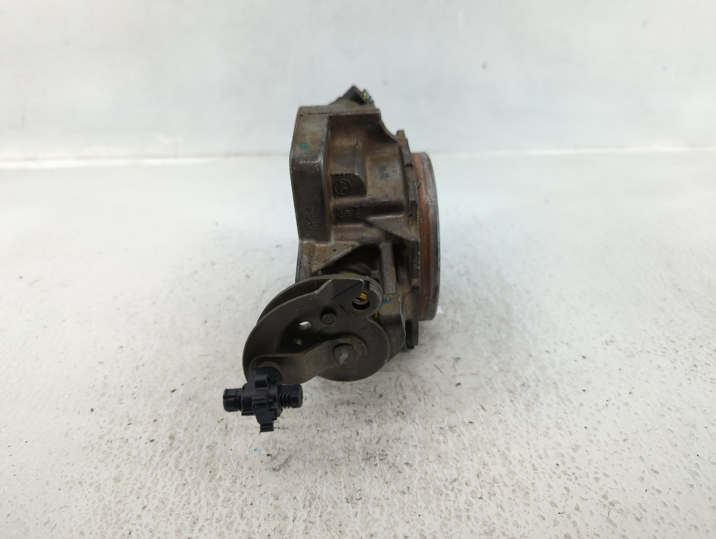 2016-2017 Lexus Rc200t Throttle Body Fits Fits 2016 2017 2018 2019 OEM Used Auto Parts - Oemusedautoparts1.com