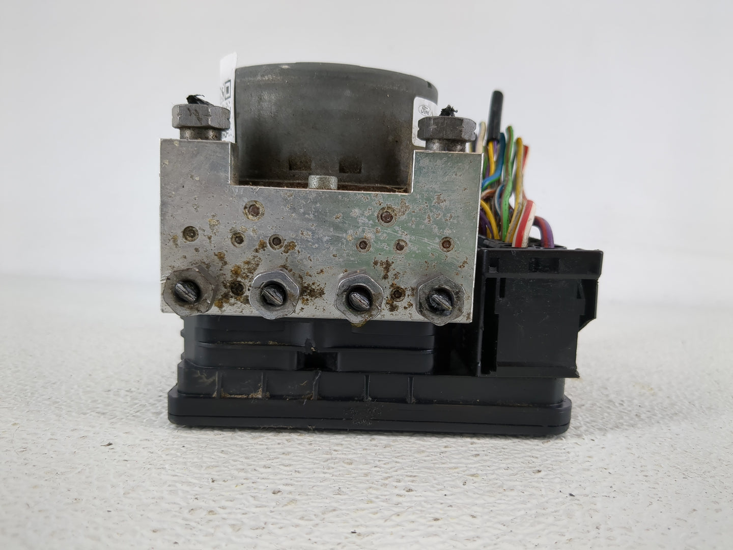 2016 Lincoln Mkc ABS Pump Control Module Replacement P/N:EJ7C-2C405-AK Fits OEM Used Auto Parts - Oemusedautoparts1.com