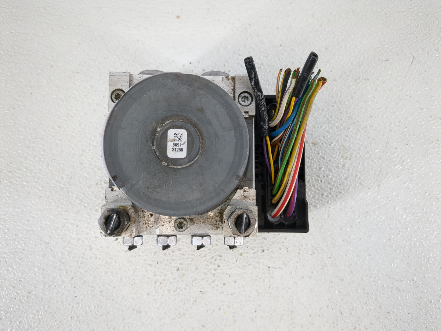 2016 Lincoln Mkc ABS Pump Control Module Replacement P/N:EJ7C-2C405-AK Fits OEM Used Auto Parts - Oemusedautoparts1.com