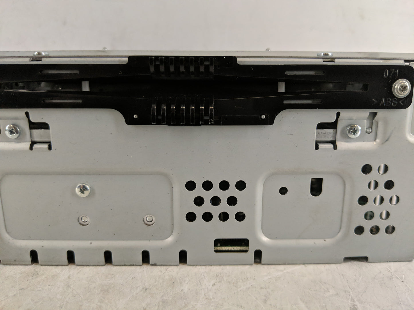 2015-2016 Lincoln Mkc Radio AM FM Cd Player Receiver Replacement P/N:EJ7T-19C107-EA Fits Fits 2015 2016 OEM Used Auto Parts 