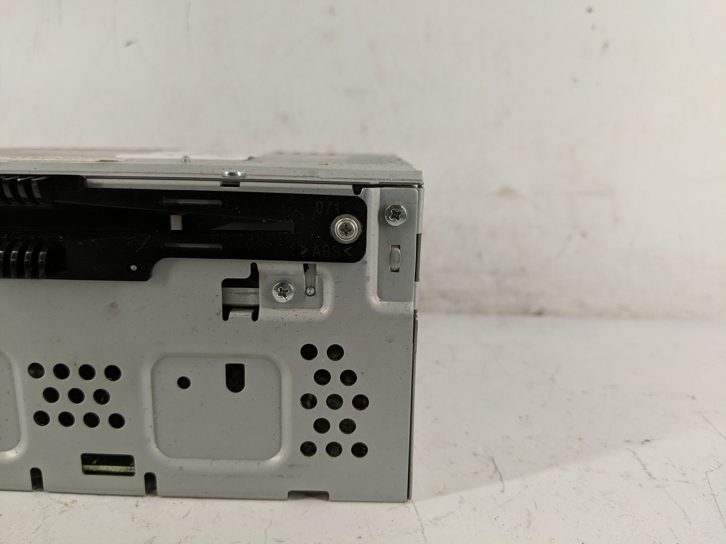 2015-2016 Lincoln Mkc Radio AM FM Cd Player Receiver Replacement P/N:EJ7T-19C107-EB Fits Fits 2015 2016 OEM Used Auto Parts 