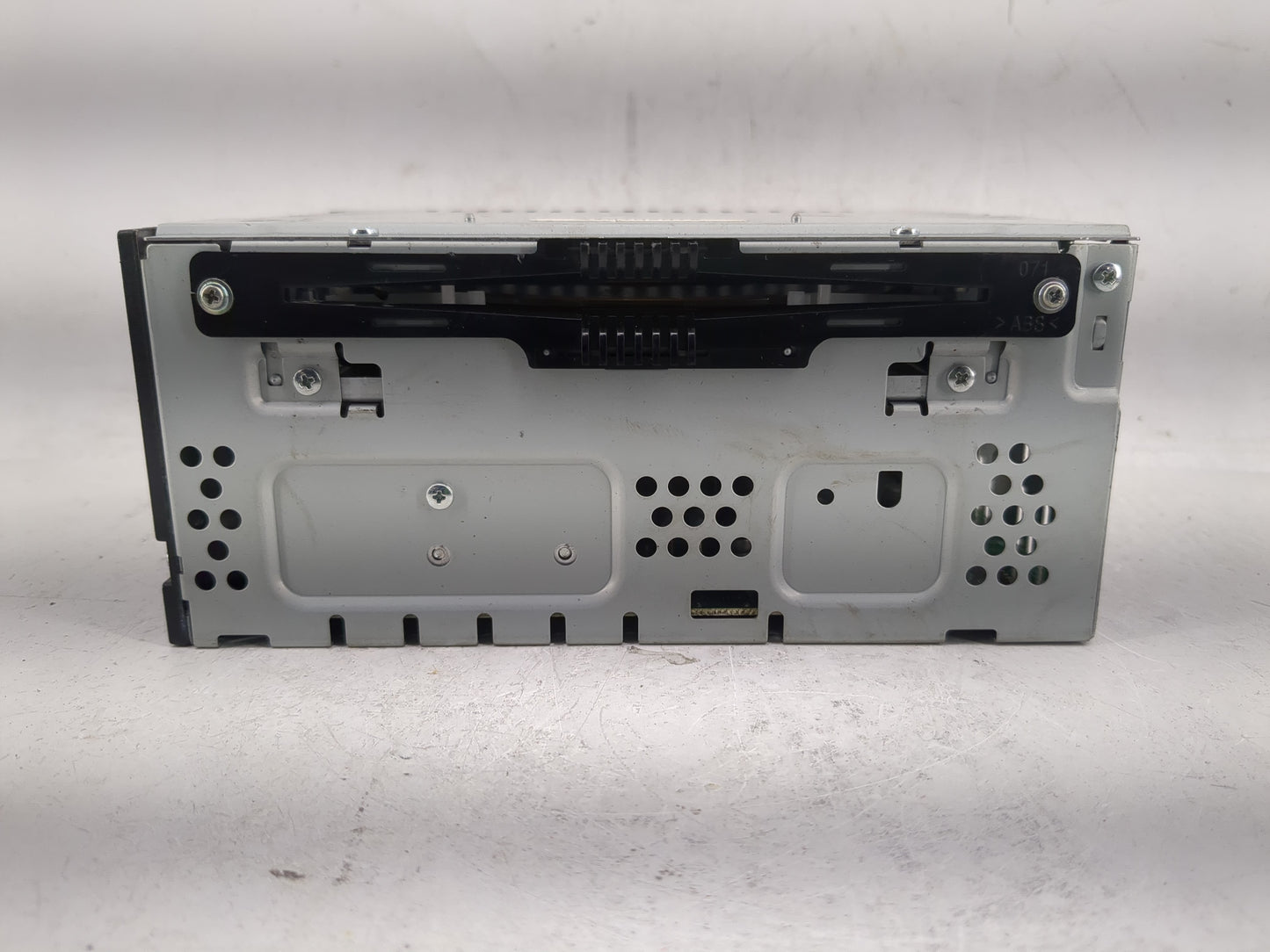 2015-2016 Lincoln Mkc Radio AM FM Cd Player Receiver Replacement P/N:EJ7T-19C107-EB Fits Fits 2015 2016 OEM Used Auto Parts 