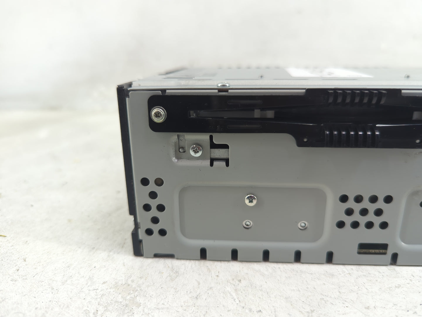 2015-2016 Lincoln Mkc Radio AM FM Cd Player Receiver Replacement Fits Fits 2015 2016 OEM Used Auto Parts - Oemusedautoparts1