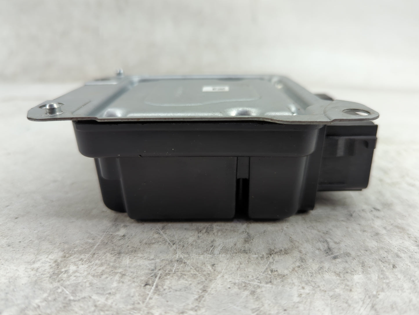 2016 Lincoln Mkc Safety Restraint Srs Airbag Control Module - Oemusedautoparts1.com