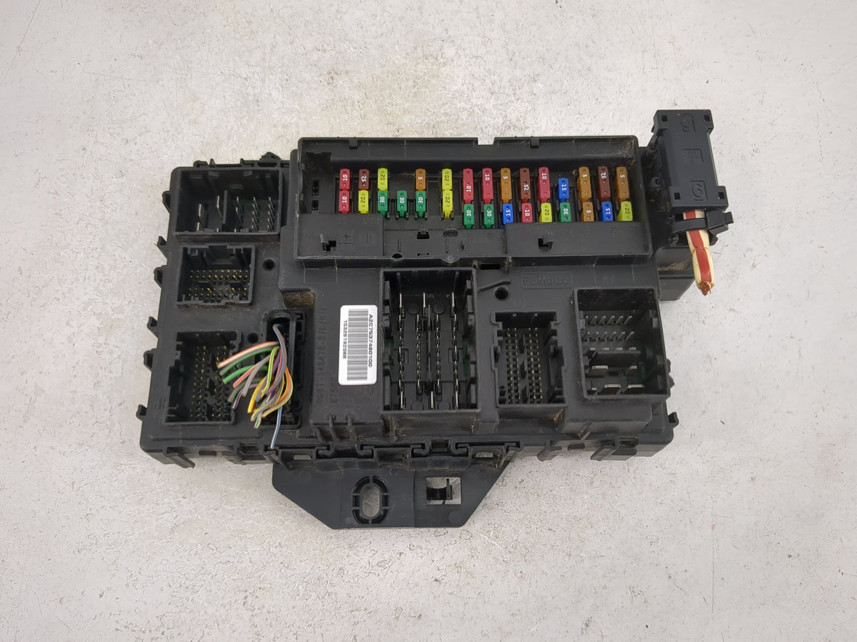 2015-2016 Lincoln Mkc Fusebox Fuse Box Panel Relay Module P/N:GJ7T-15604 A2C7537480100, DG9T-14B476-B/C/D/E Fits Fits 2015 2