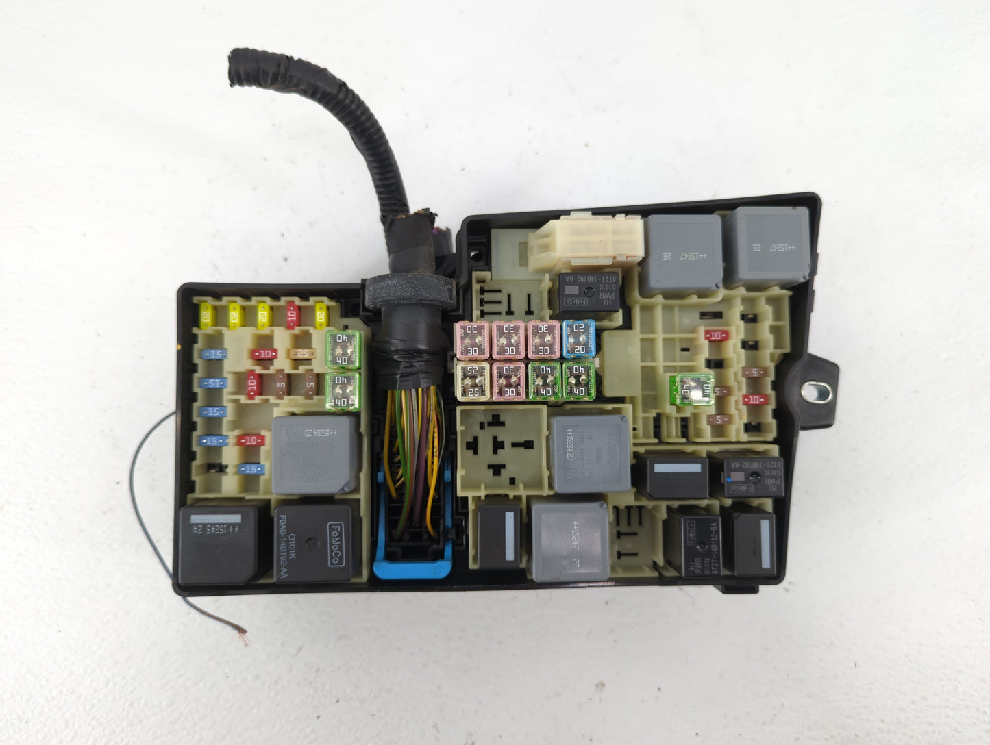2015-2016 Lincoln Mkc Fusebox Fuse Box Panel Relay Module P/N:AV6T-14A067-AD Fits Fits 2015 2016 OEM Used Auto Parts - Oemus