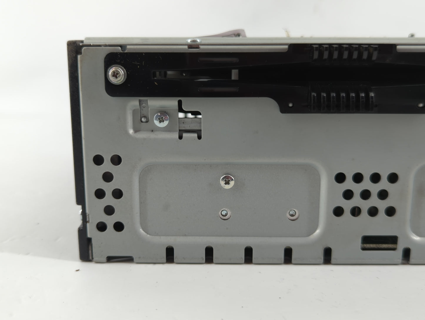 2015-2016 Lincoln Mkc Radio AM FM Cd Player Receiver Replacement P/N:CQ-MJ23E3UMC Fits Fits 2015 2016 OEM Used Auto Parts - 