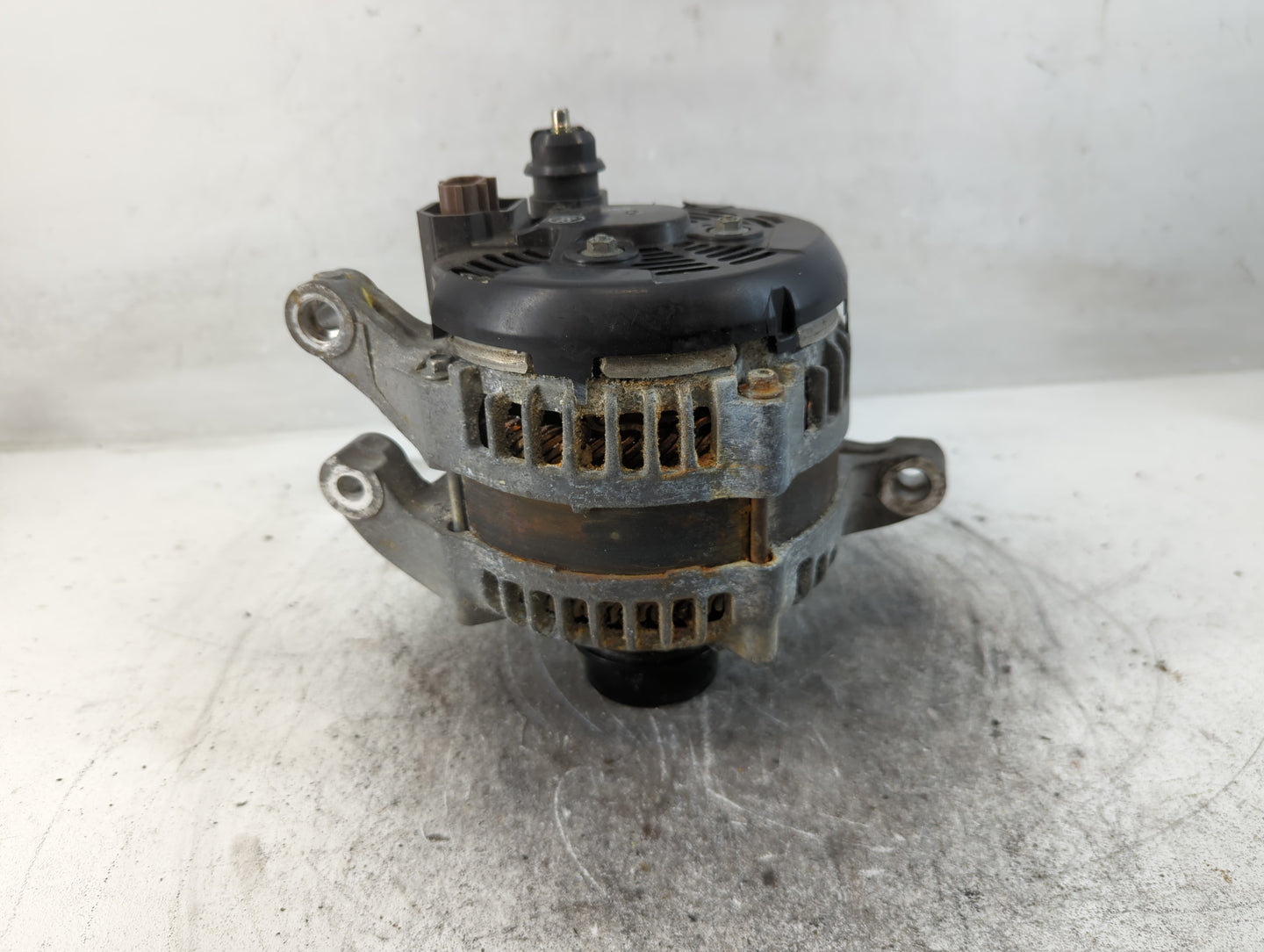 2015-2019 Lincoln Mkc Alternator Replacement Generator Charging Assembly Engine OEM P/N:FJ5T-10300-AA Fits OEM Used Auto Par