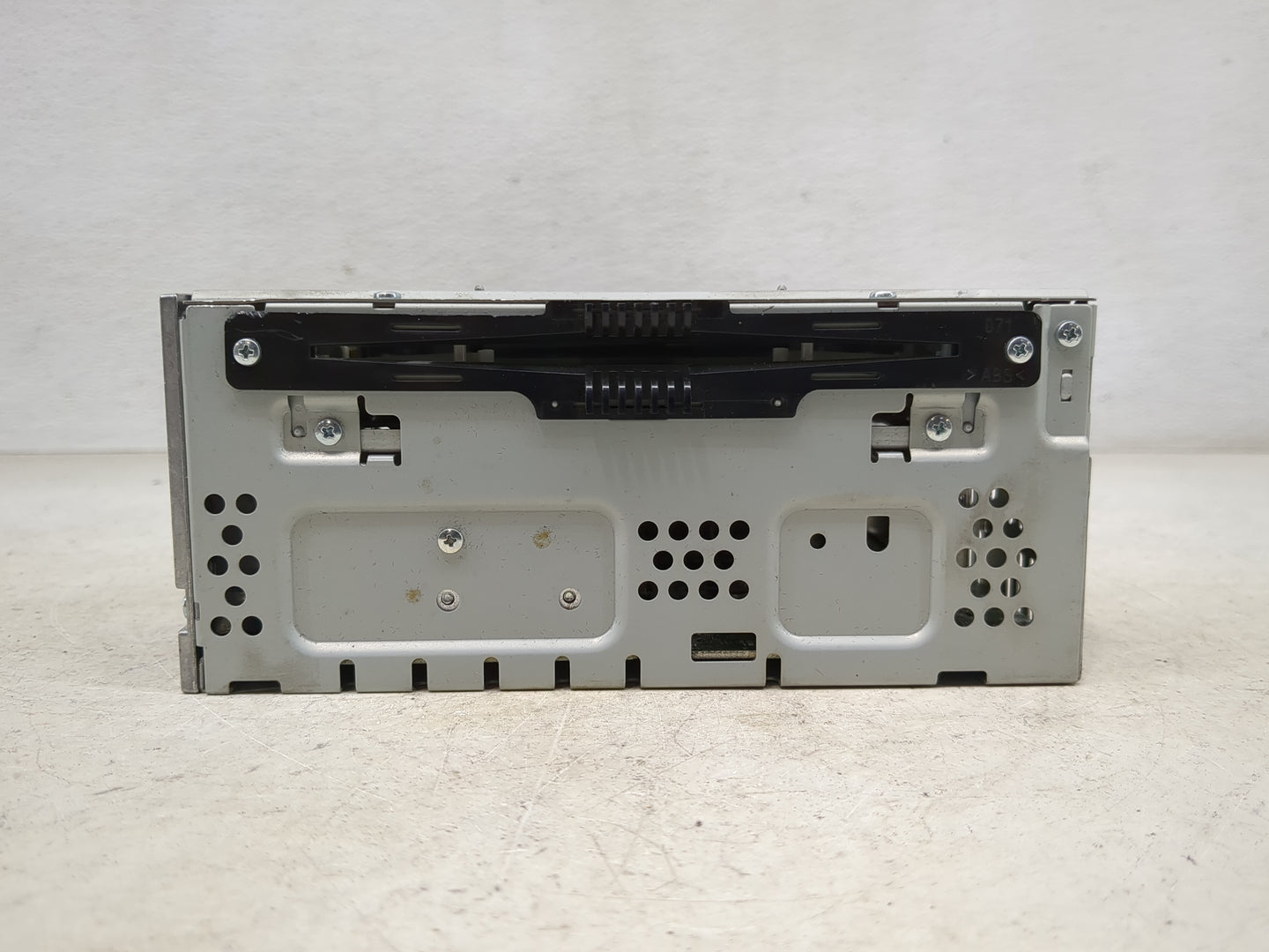 2016 Lincoln Mks Radio AM FM Cd Player Receiver Replacement P/N:DA5T-19C107-MD DA5T-19C107 Fits OEM Used Auto Parts - Oemuse