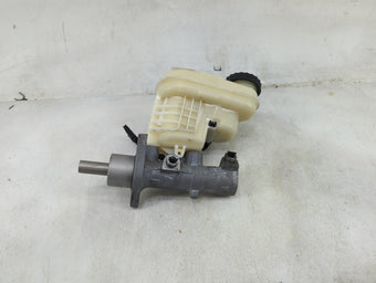 compare product 2013-2016 Lincoln Mks Brake Master Cylinder 1490017
