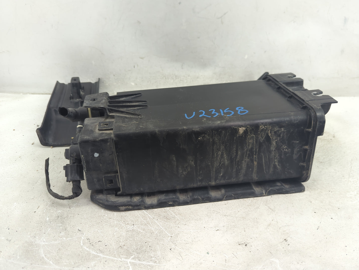 2016 Lincoln Mkt Fuel Vapor Charcoal Canister - Oemusedautoparts1.com