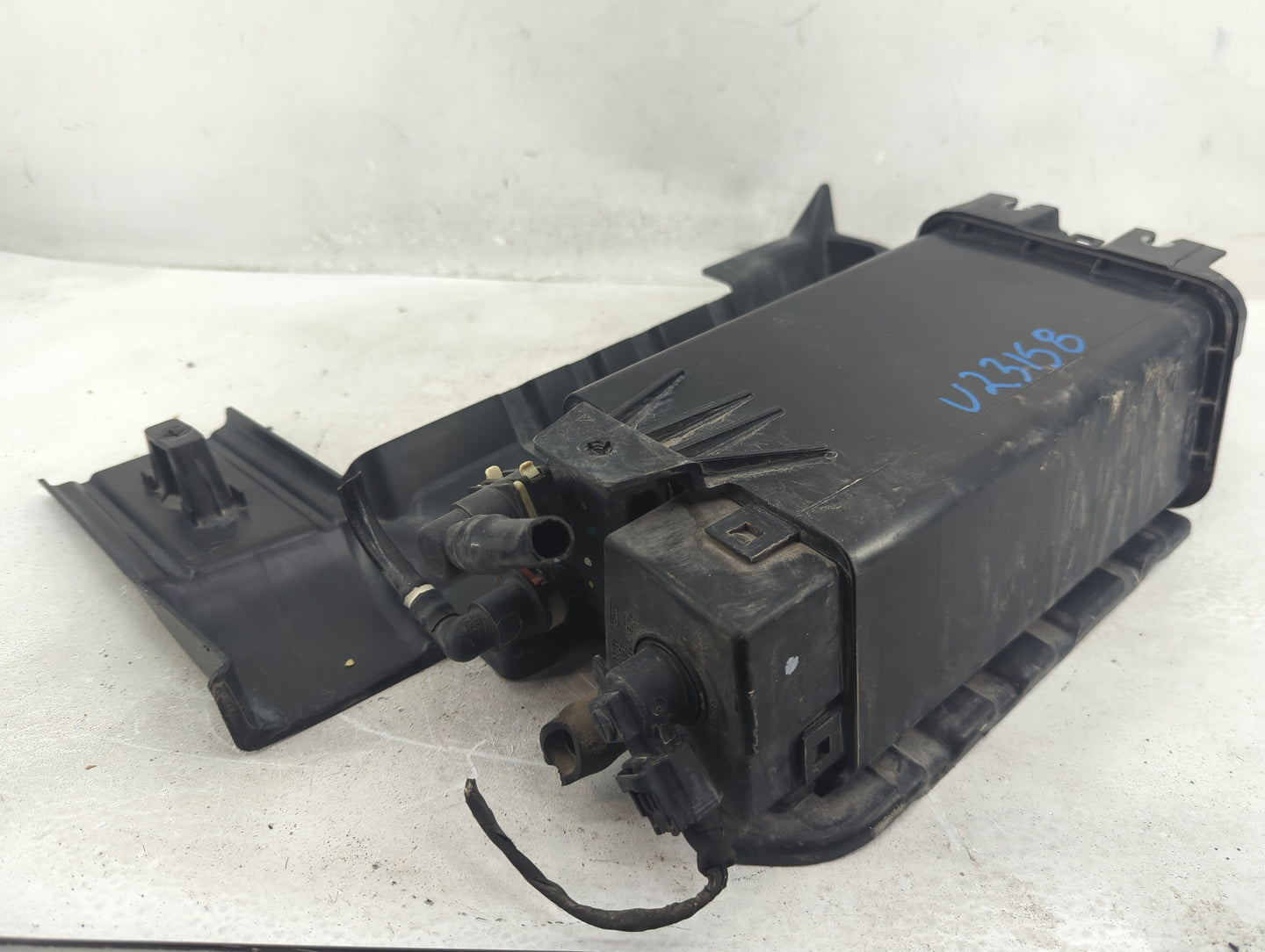 2016 Lincoln Mkt Fuel Vapor Charcoal Canister - Oemusedautoparts1.com