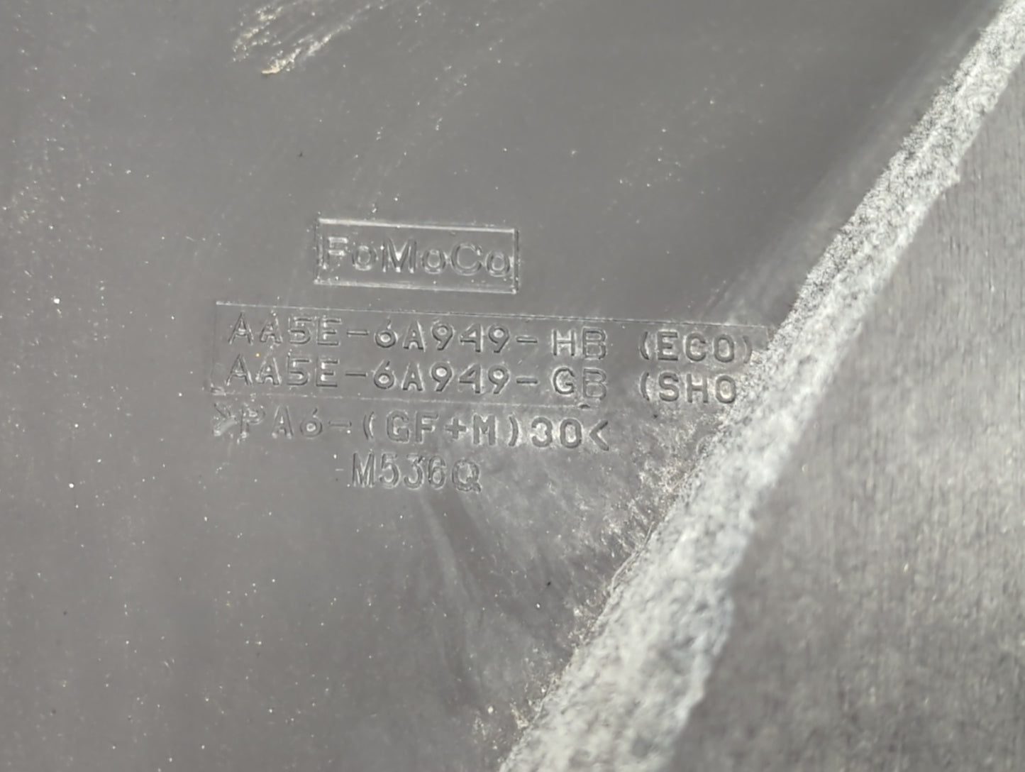 2016 Lincoln Mkt Engine Cover - Oemusedautoparts1.com
