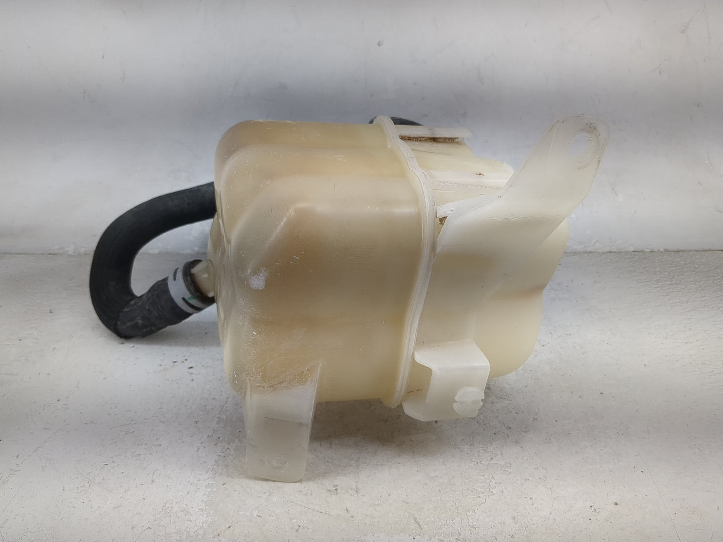 2010-2019 Lincoln Mkt Radiator Coolant Overflow Expansion Tank Bottle 1477141 - Oemusedautoparts1.com