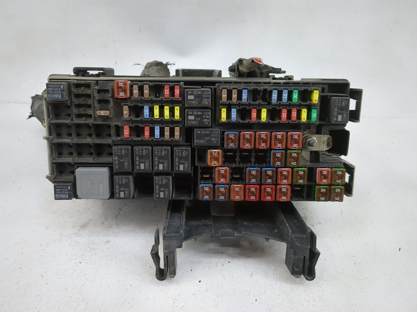 2013-2016 Lincoln Mkt Fusebox Fuse Box Panel Relay Module P/N:DG1T-14A003-BA Fits Fits 2013 2014 2015 2016 OEM Used Auto Par
