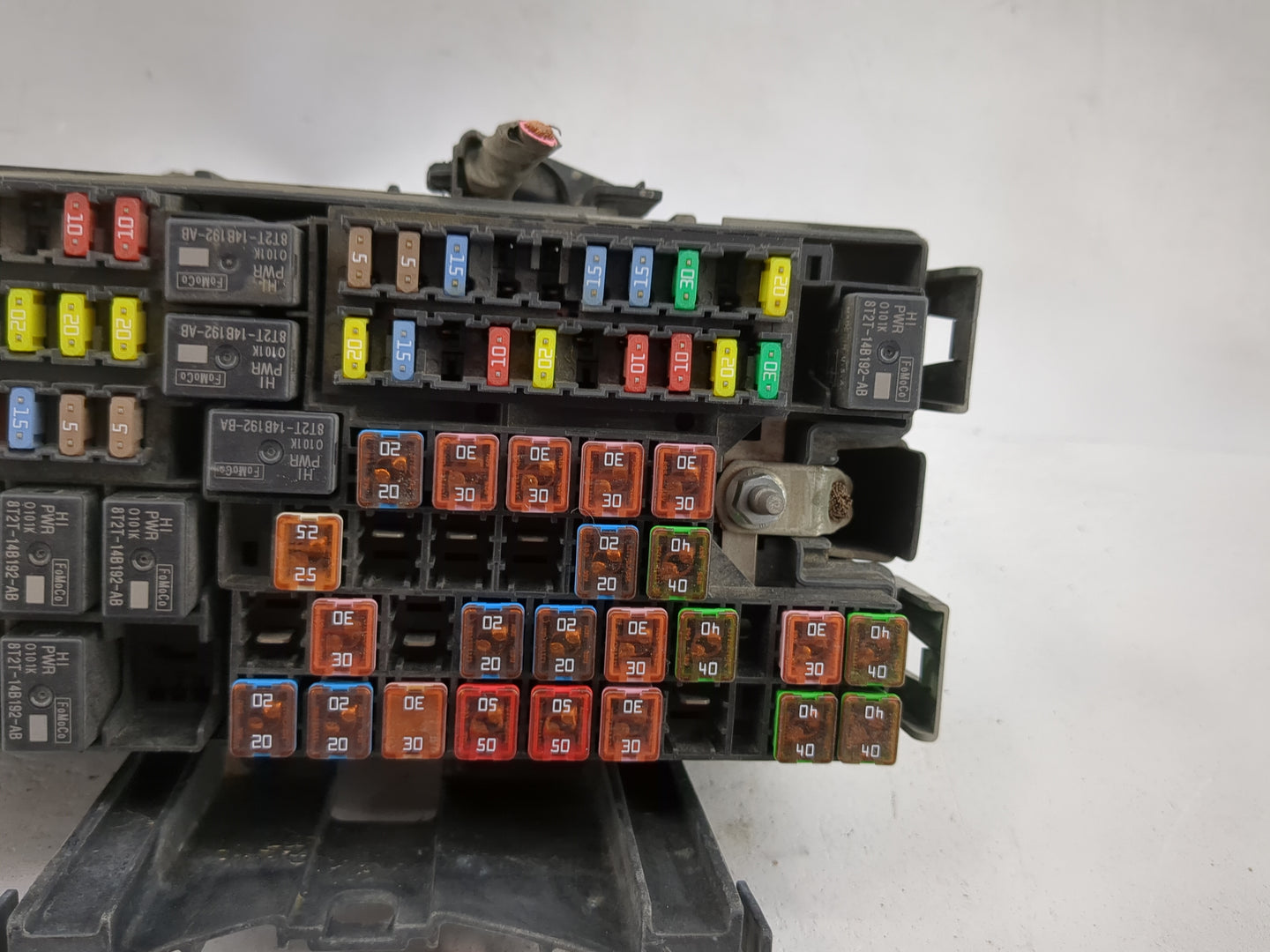 2013-2016 Lincoln Mkt Fusebox Fuse Box Panel Relay Module P/N:DG1T-14A003-BA Fits Fits 2013 2014 2015 2016 OEM Used Auto Par