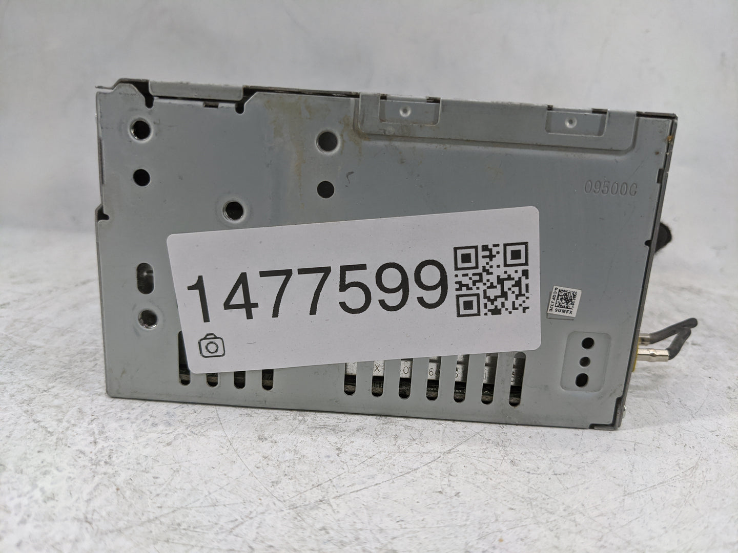2015 Lincoln Mkt Radio AM FM Cd Player Receiver Replacement P/N:CQ-FJ32E9UMF DE9T-19C107-NA Fits OEM Used Auto Parts - Oemus