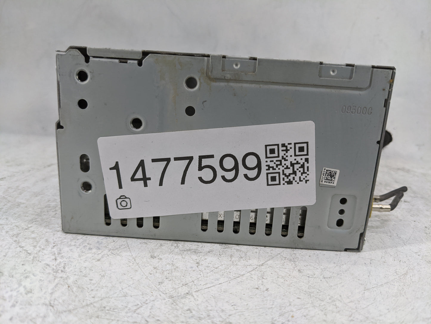 2015 Lincoln Mkt Radio AM FM Cd Player Receiver Replacement P/N:CQ-FJ32E9UMF DE9T-19C107-NA Fits OEM Used Auto Parts - Oemus