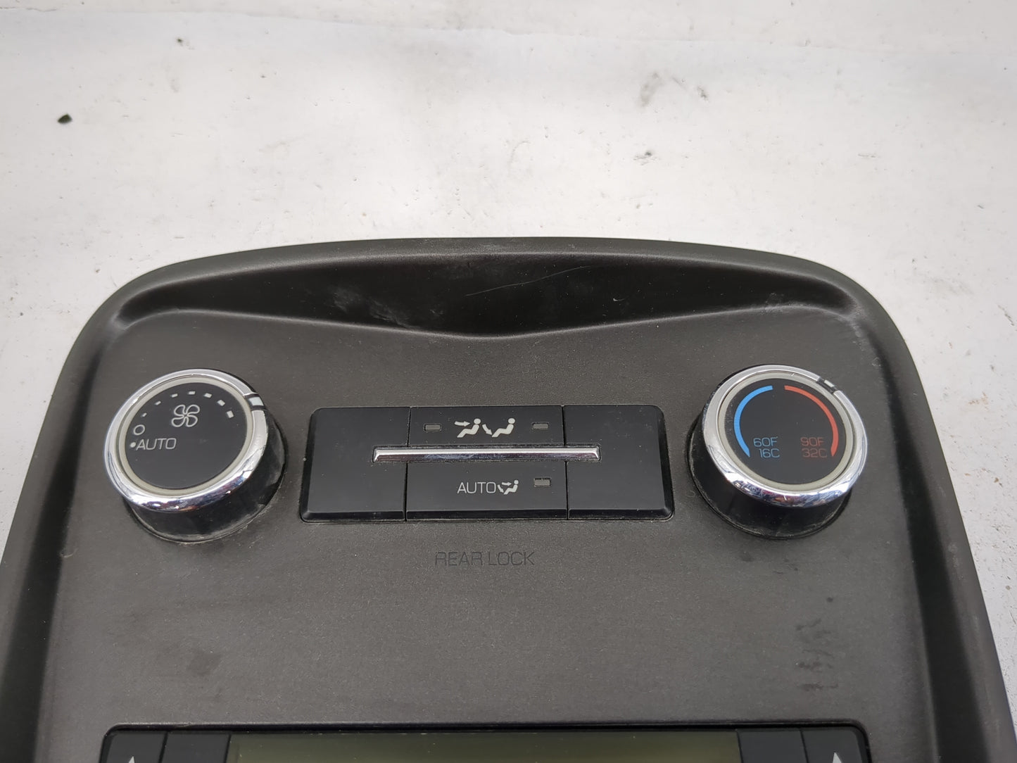 2016 Lincoln Mkt Radio AM FM Cd Player Receiver Replacement P/N:DE9T-19A164-AF Fits OEM Used Auto Parts - Oemusedautoparts1.