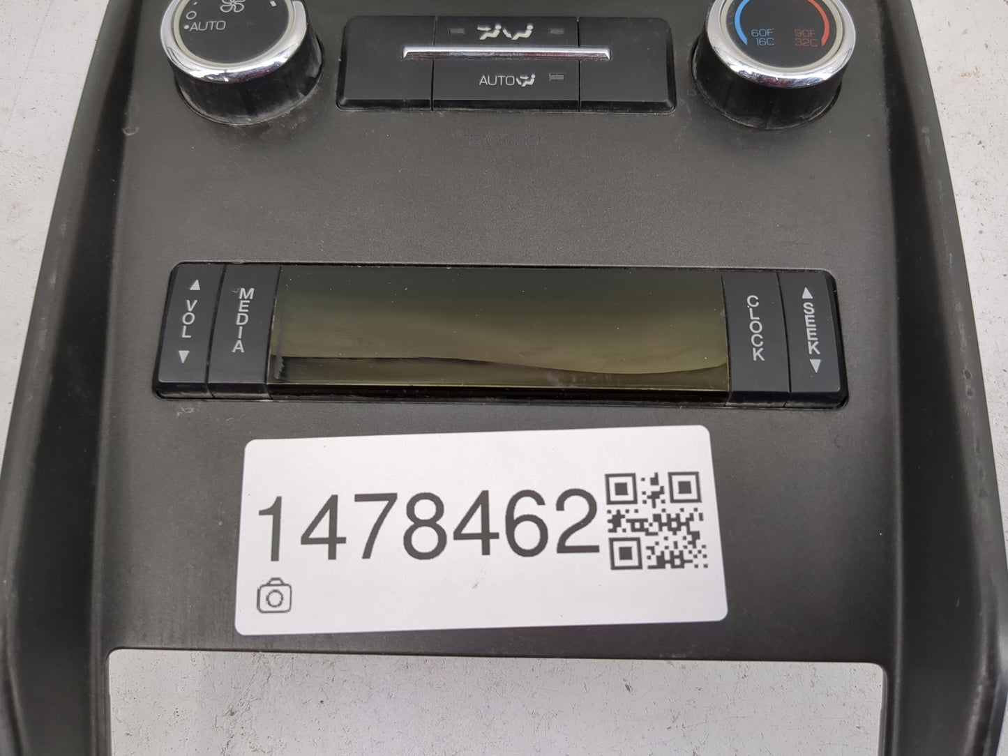 2016 Lincoln Mkt Radio AM FM Cd Player Receiver Replacement P/N:DE9T-19A164-AF Fits OEM Used Auto Parts - Oemusedautoparts1.