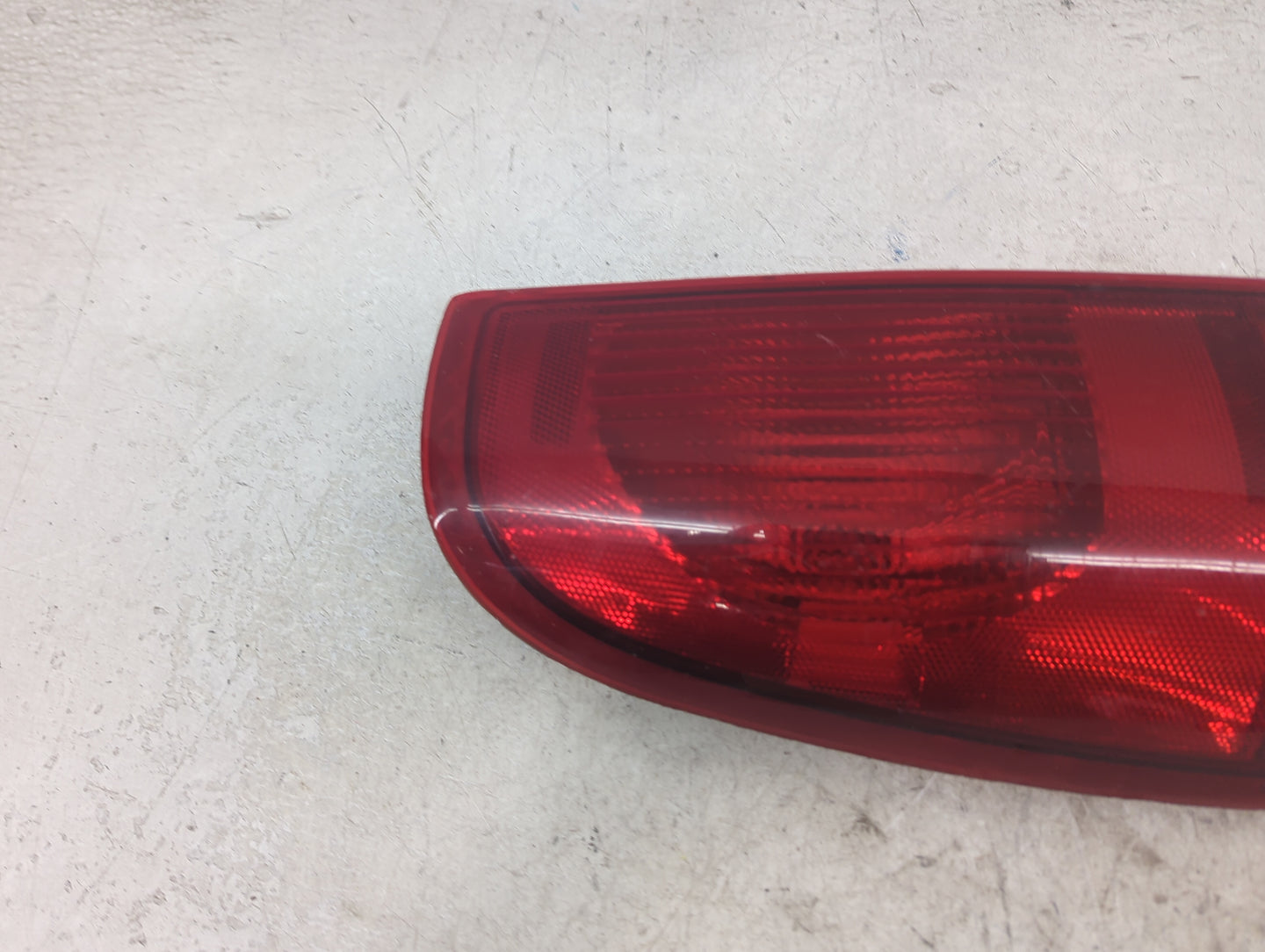 2010-2019 Lincoln Mkt Tail Light Assembly Driver Left OEM Fits Fits 2010 2011 2012 2013 2014 2015 2016 2017 2018 2019 OEM Us