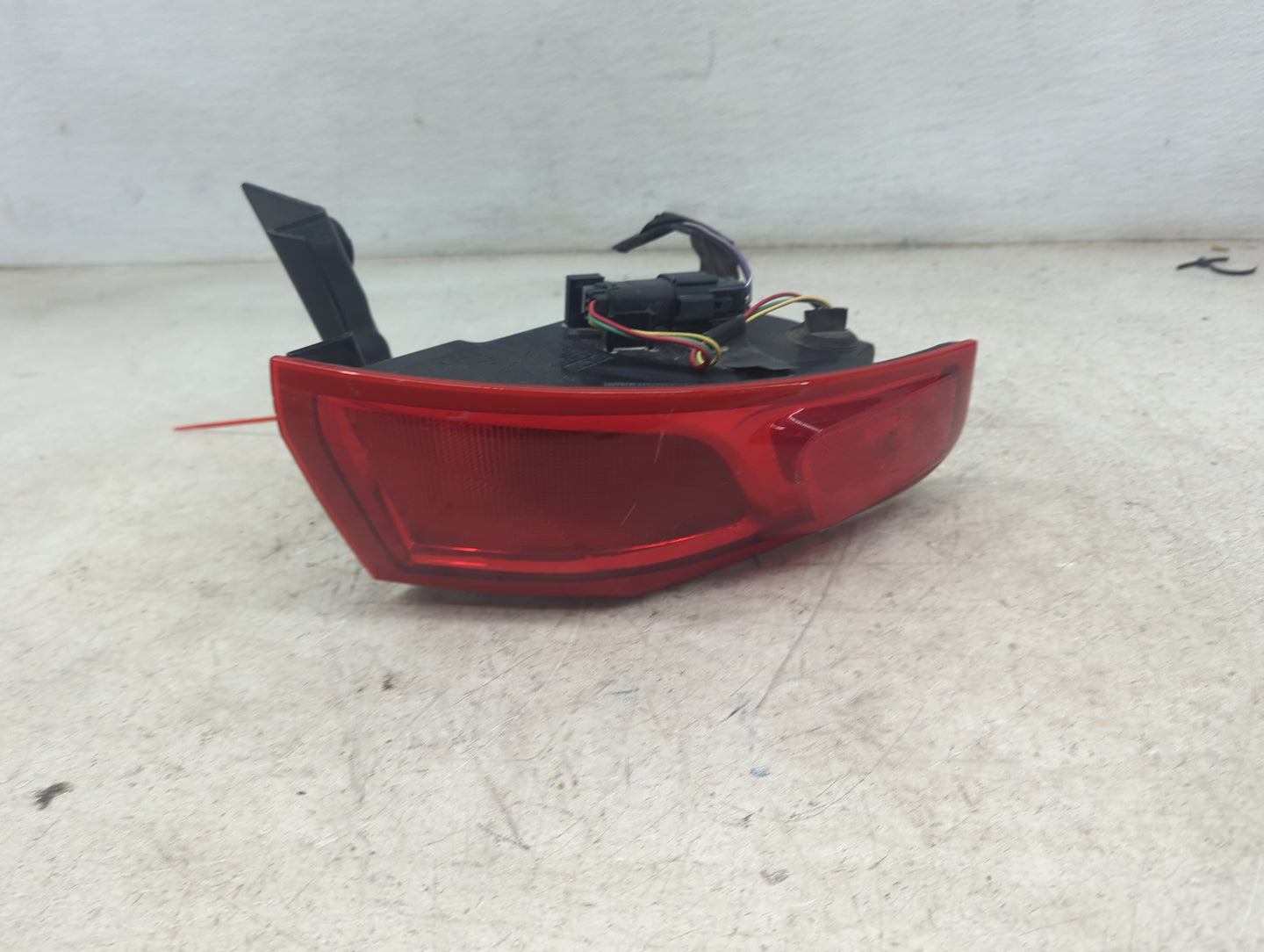 2010-2019 Lincoln Mkt Tail Light Assembly Driver Left OEM P/N:V24103FDHR725 Fits OEM Used Auto Parts - Oemusedautoparts1.com