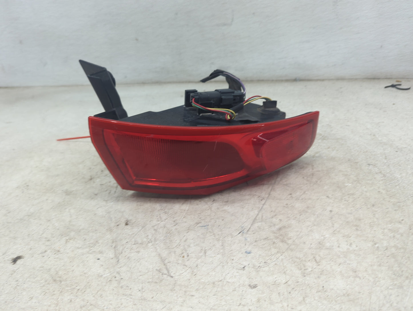 2010-2019 Lincoln Mkt Tail Light Assembly Driver Left OEM P/N:V24103FDHR725 Fits OEM Used Auto Parts - Oemusedautoparts1.com