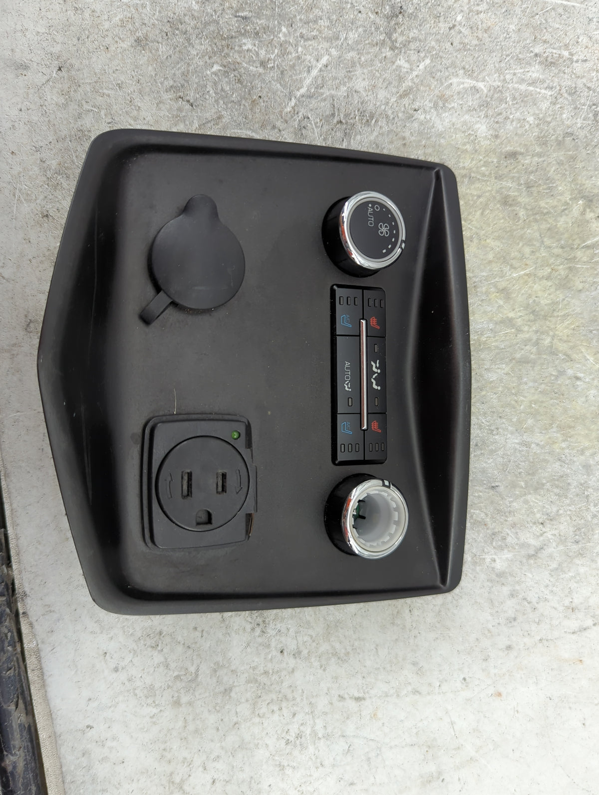 2013-2019 Lincoln Mkt Climate Control Module Temperature AC/Heater Replacement P/N:DP5T-19G247-AB Fits OEM Used Auto Parts -